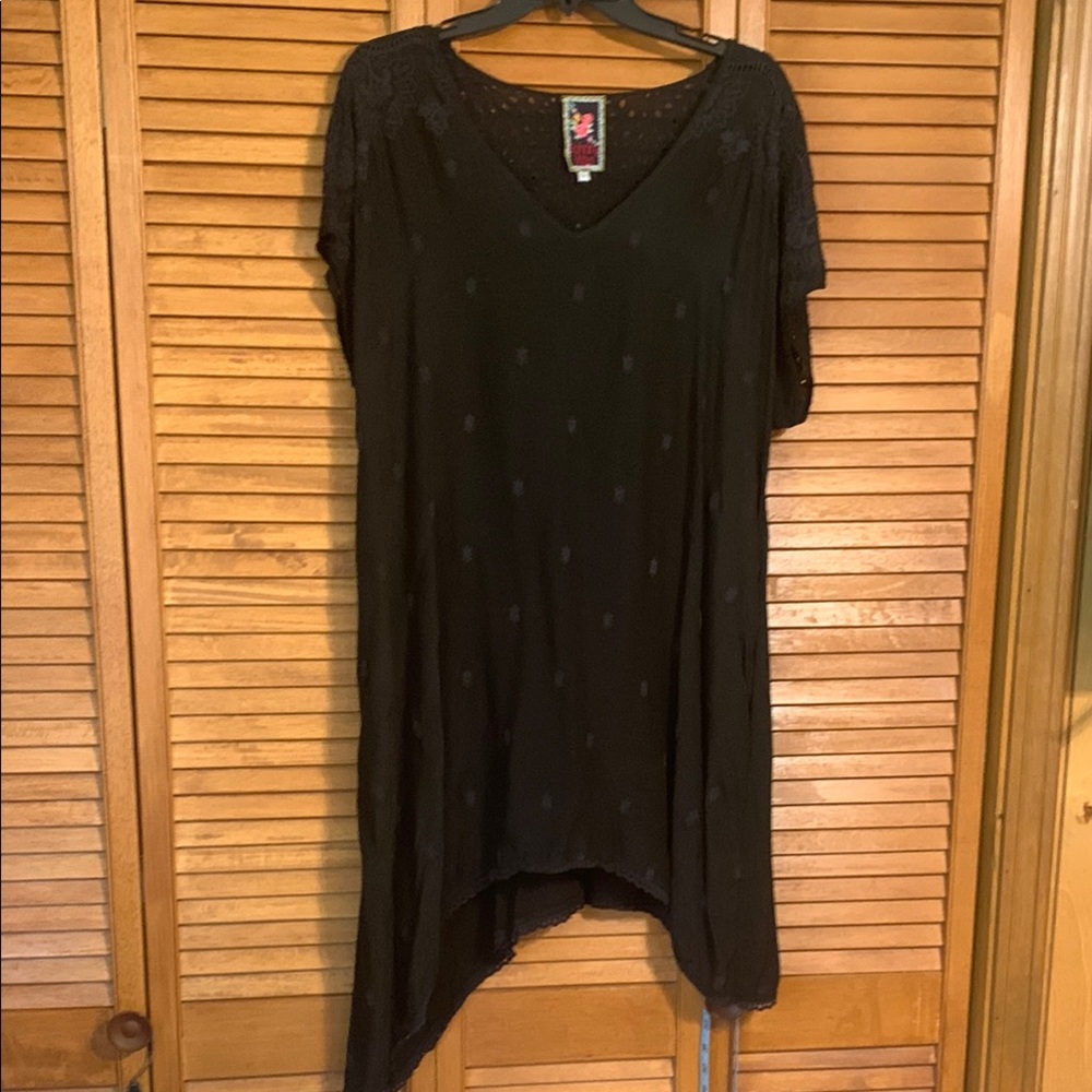 Johnny Was Black V-Neck Tunic